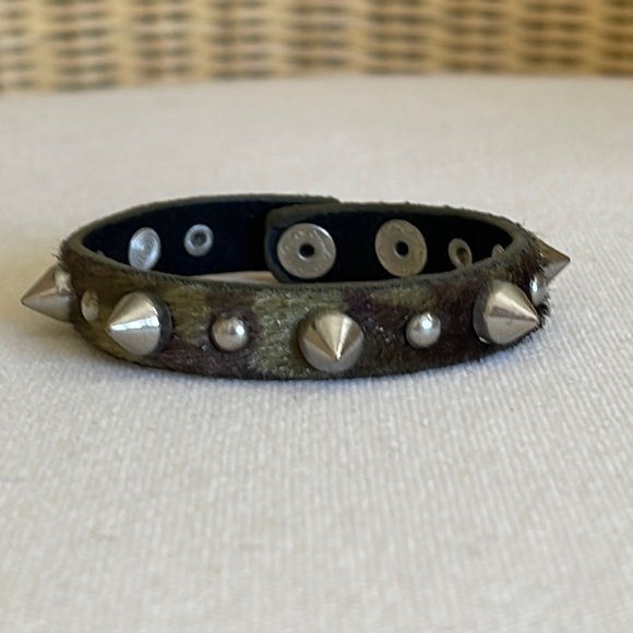 Cute Pony Fur Animal Print Silver Studded Snap Cuff - Picture 2 of 12